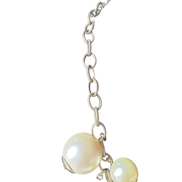 Awesome Necklace Various Size Faux Pearls Cream and Black Statement Piece - Picture 5 of 9